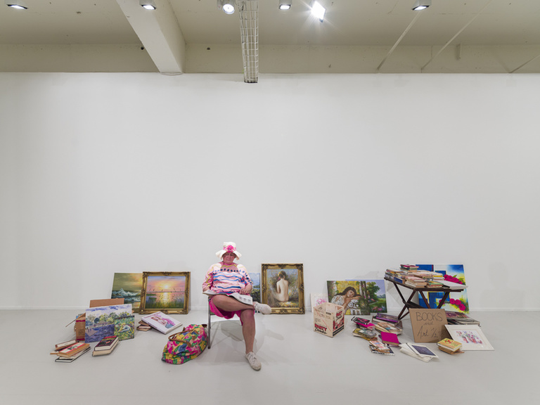 Jérôme Sans - Duane Hanson, Flea Market Lady, Eldorama Tripostal, lille3000, 2019 © photo Florian Kleinefenn