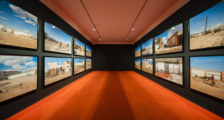 Jérôme Sans - Teresa Margolles, Pista de Baile, Eldorama Tripostal, lille3000, 2019 © photo Florian Kleinefenn