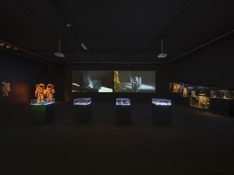 Jérôme Sans - Wang Yuyang, The Moon Landing Program, Eldorama Tripostal, lille3000, 2019 © photo Florian Kleinefenn