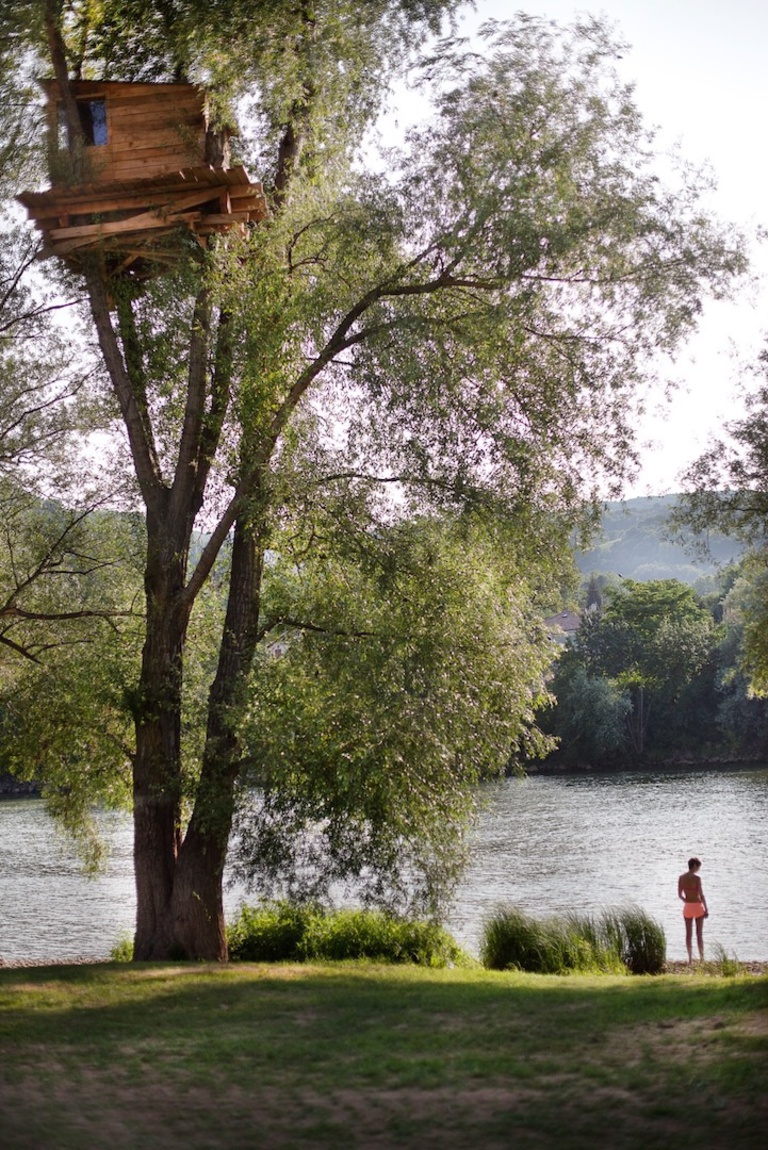 Jérôme Sans - La cabane_Tadashi Kawamata_Rochetaillée sur Saône 2013_Rives de Saône_River Movie_Lyon