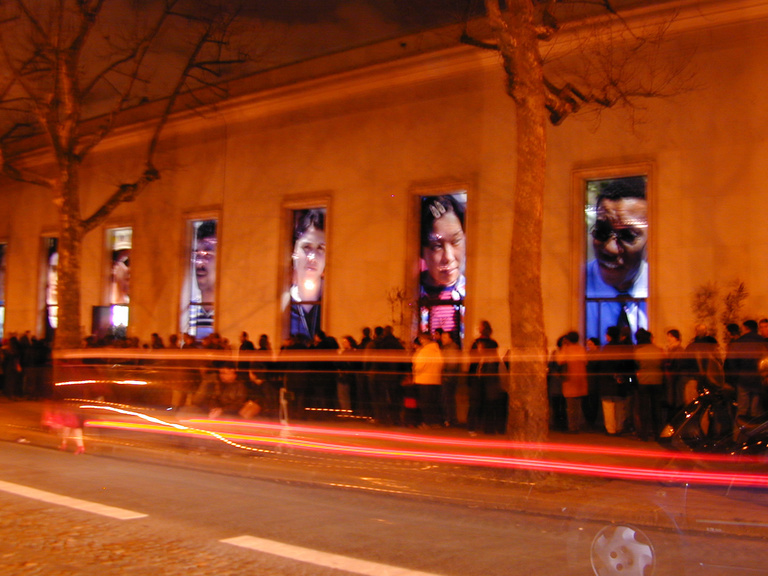 Jérôme Sans - Beat Streuli, Palais de Tokyo, Paris, 1999 © Agnès Dahan, Inauguration