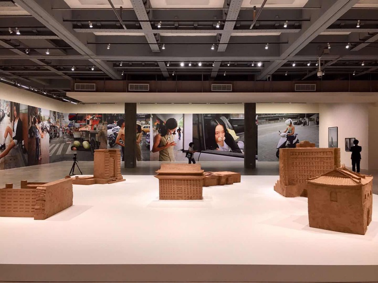 Jérôme Sans - 13. Erwin Wurm_One Minute in Taipei_2020_TFAM.jpeg