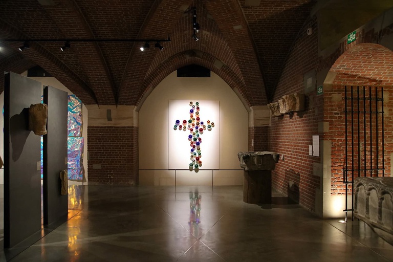 Jérôme Sans - Golden Room, 2019, Eldorado © mentalKLINIK