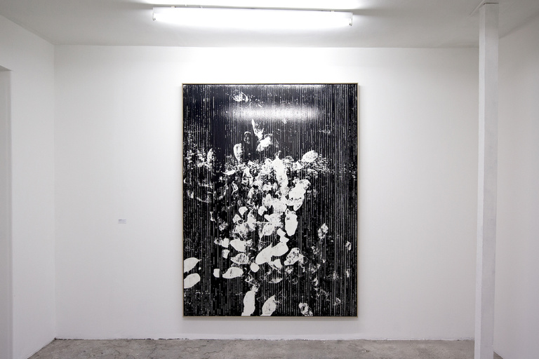 Jérôme Sans - Gregor Hildebrandt, On a bed where the moon has been sweating (L. Cohen), 2018, VHS tape and acrylic on canvas, 229 x 174 cm_Jérôme Sans