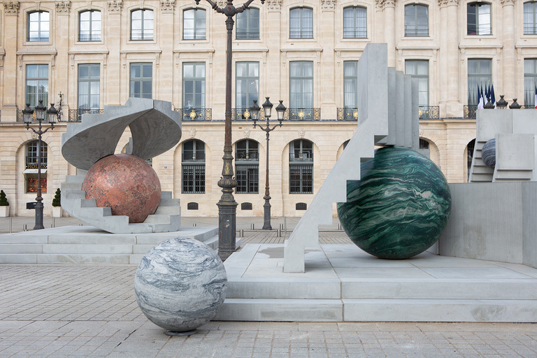 Jérôme Sans - Au cours des mondes Alicja Kwade Place Vendôme, 2022