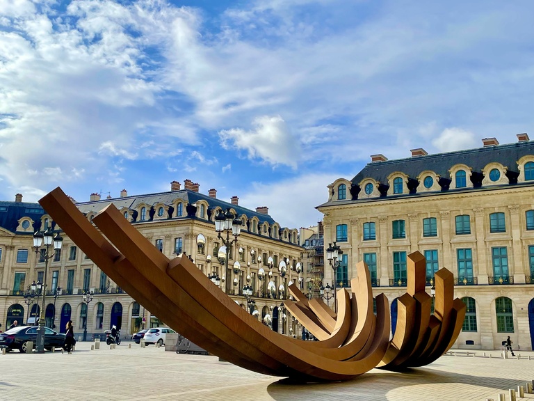 Jérôme Sans - Exhibition view "La parabole de l'histoire", Place Vendôme, 2023