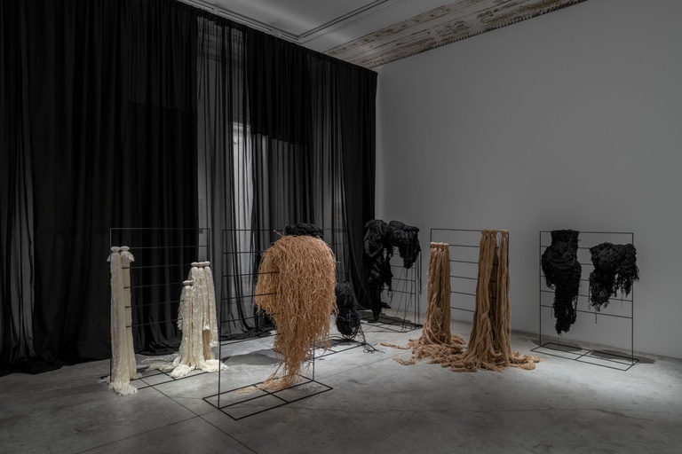 Jérôme Sans - JOEL ANDRIANOMEARISOA INSTALLATION VIEWS ARGPT 2024_103186.jpg